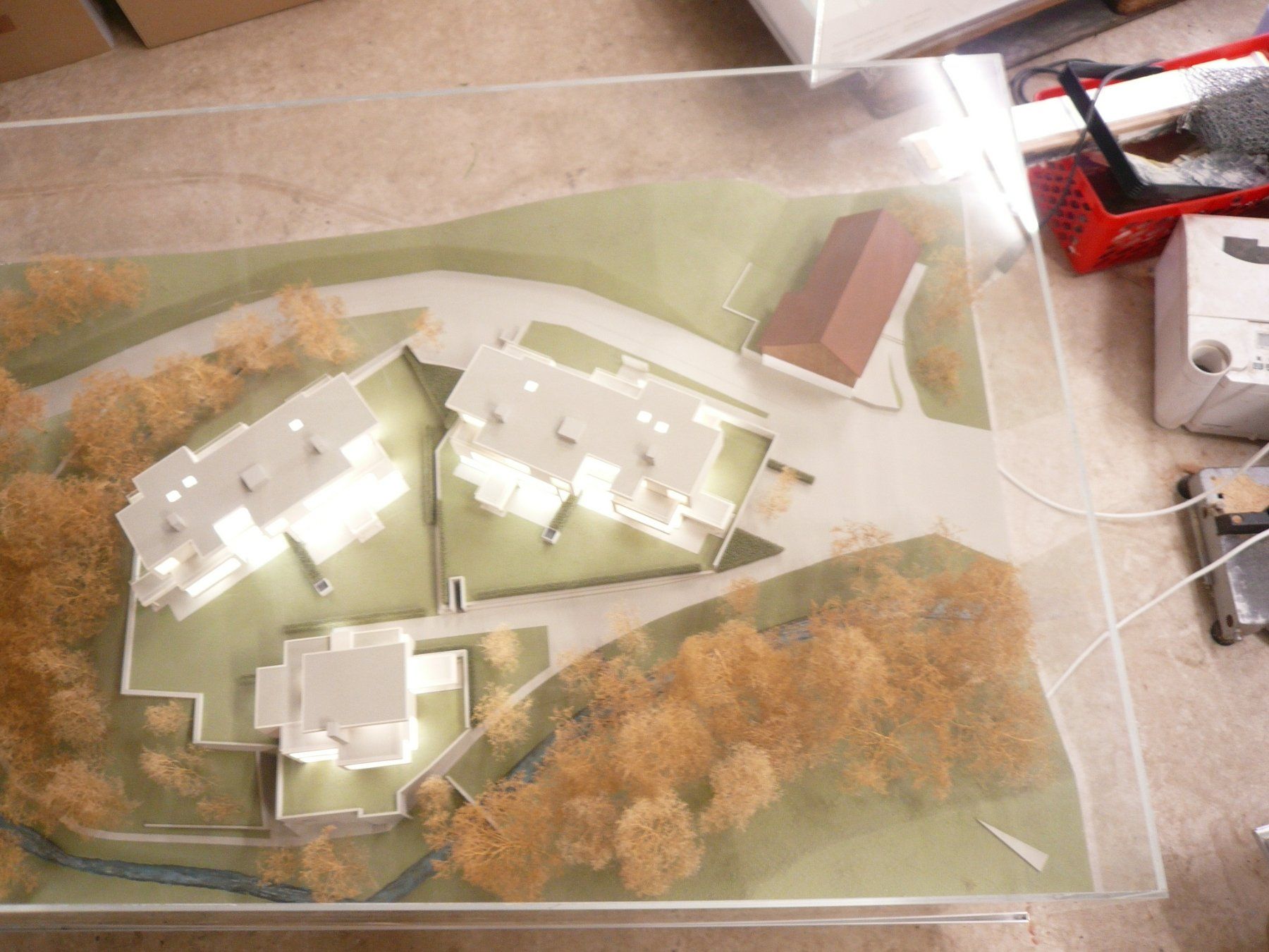 Modellini di ferrovie: MODELLBAU EISENBAHN PLEXIGLASKASTEN BASTELN "" BELÄUCHTET "A – Nuovo (secondo la descrizione) da Pfaffnau venduto da nolff 5