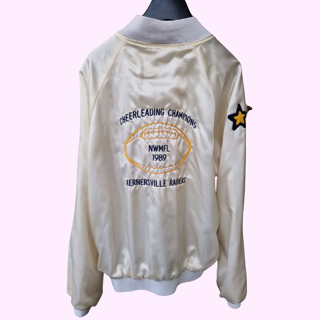 Jacken: Vintage College Jacke - Grösse L – Gebraucht aus Bern von Vintagefromthefuture