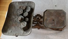 Alte Waage inkl. Gewichtssteinen