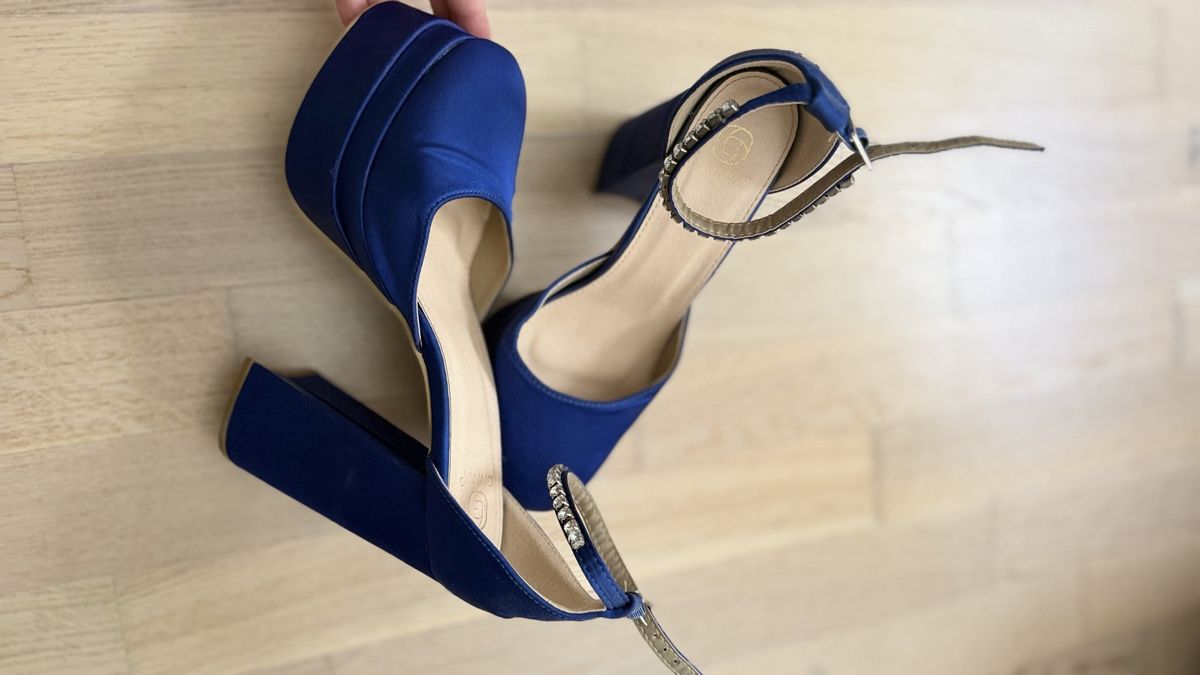 Scarpe da donna: Sandales bleues à talons – Usato da Paudex venduto da Its_sorayadasilva