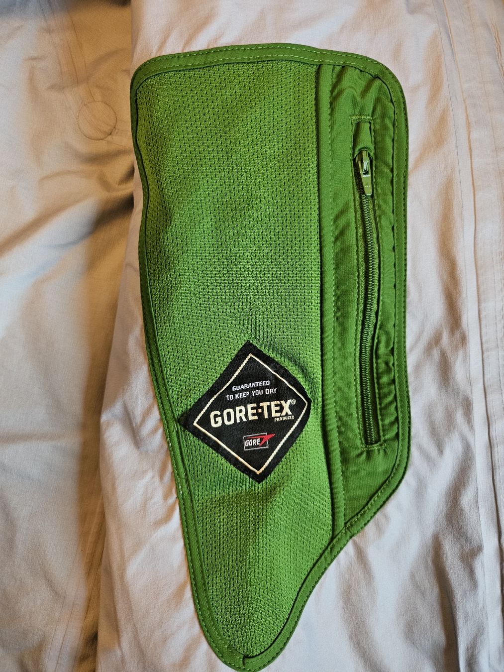 Adidas Vestes: Adidas Super Trekking GoreTex Pro Shell – D'occasion à Vevey par Photech 4