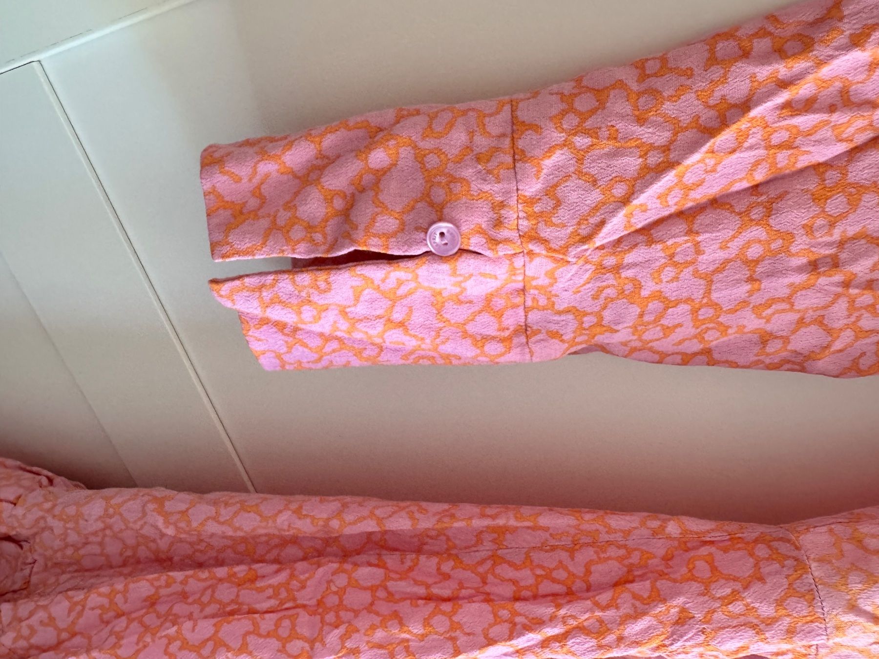 Esprit Robes: Rosa Kleid mit langen Ärmeln – D'occasion à Tägerwilen par wik_f6d9 2