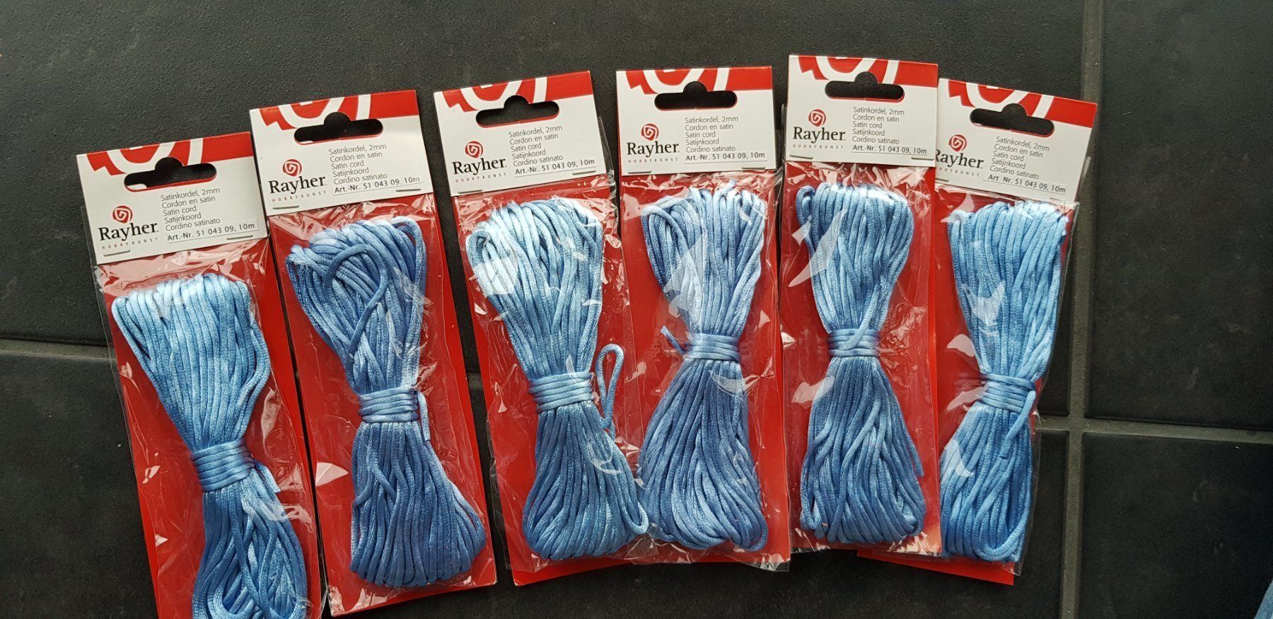 Kit bricolage: 6 Pack Satinkordel 2mm NEU OVP – Nuovo e nell'imballaggio originale da Walterswil SO venduto da peiper2