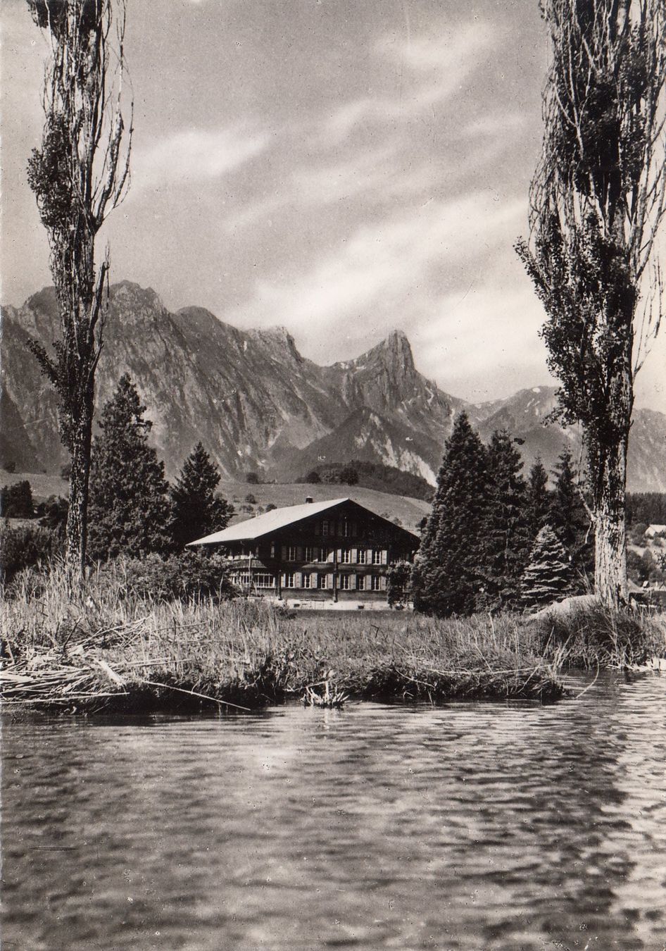 Cartoline postali: Gwatt 1957 – Usato da Bürglen TG venduto da StampGraf