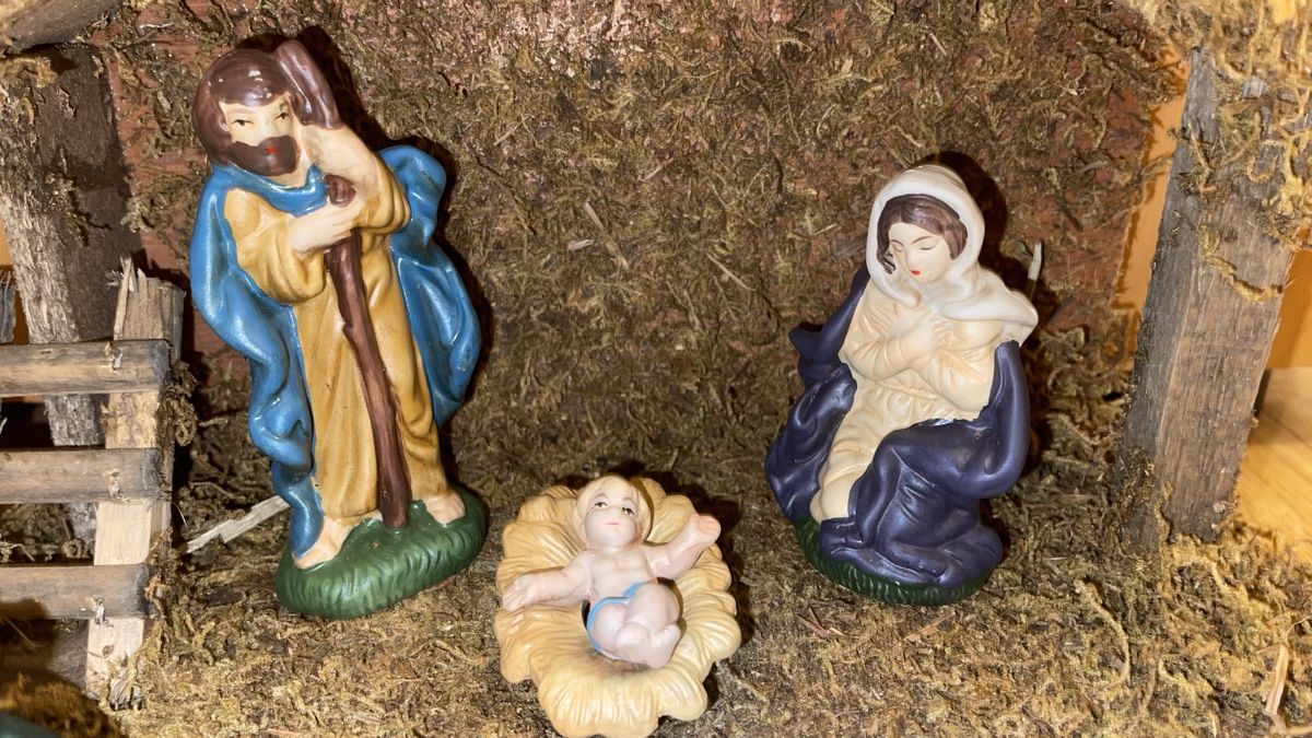 Toutes les décorations: Krippe mit Tonfiguren – D'occasion à Schönenbuch par Charlie62 2