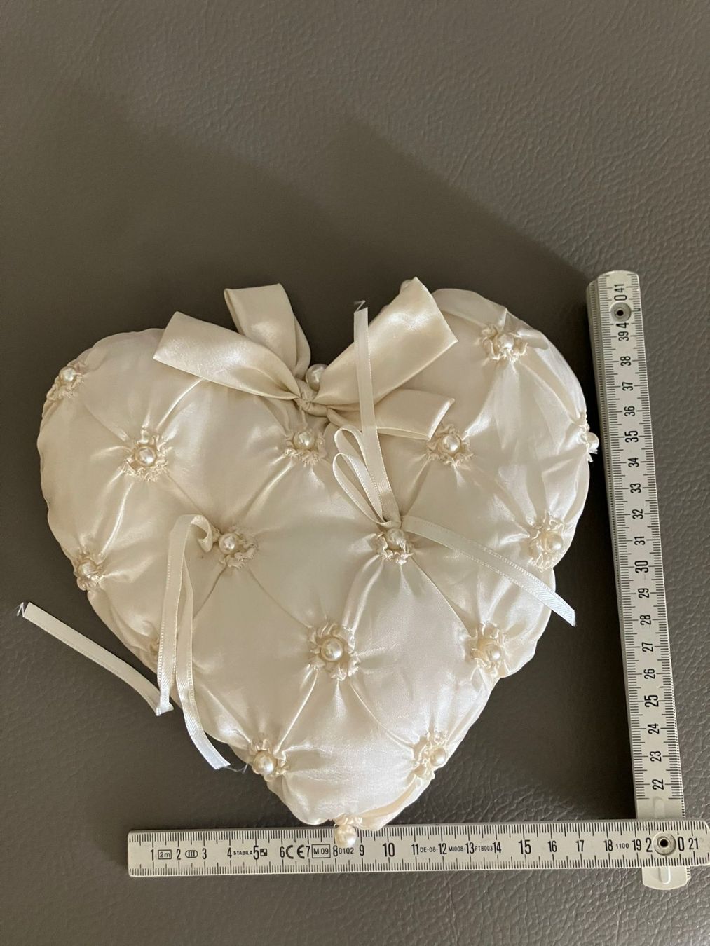 Cuscini: Cuscino per fedi (cuore) – Usato da Melano venduto da H-Sara