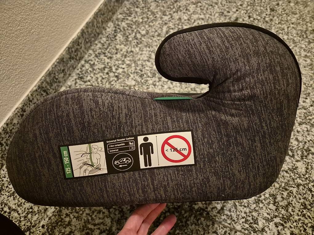 Seggiolini per auto: Rialzino auto per bambini – Usato da Vacallo venduto da for_Alessandra78 1