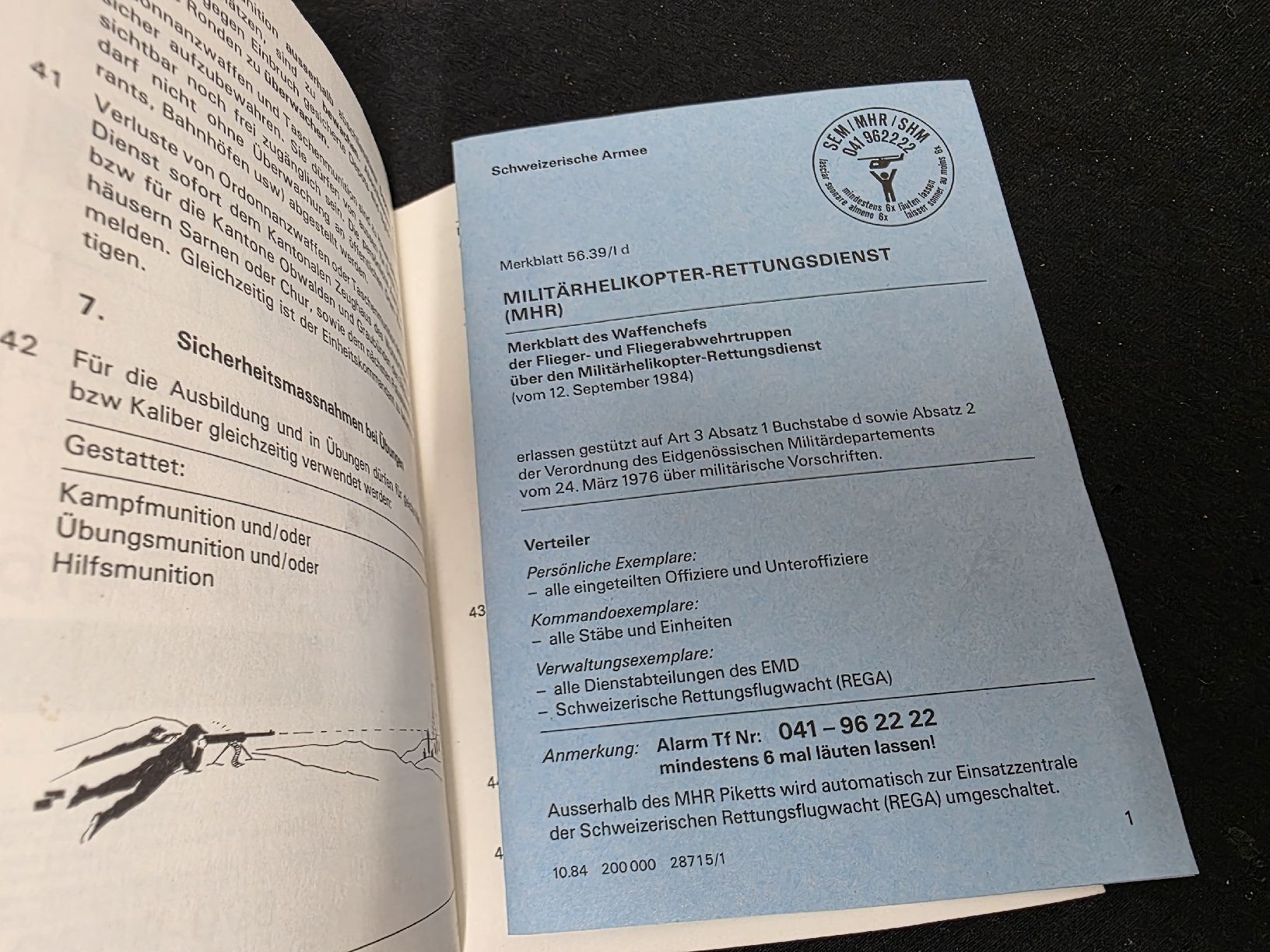 Bücher: Schweizer Armee - Reglement  Merkblatt - Pistolen + Munition – Gebraucht aus Wolfertswil von Antiko 4