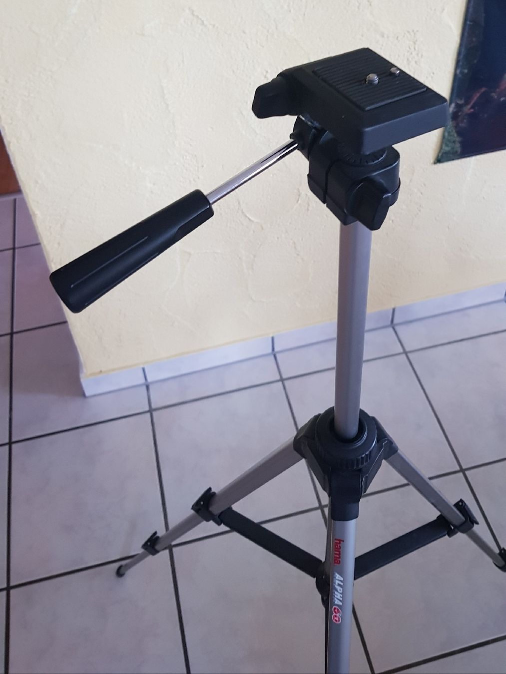 Hama Treppiedi & Teste: Hama Alpha 60 Stativ – Nuovo (secondo la descrizione) da Menznau venduto da Valinor 1