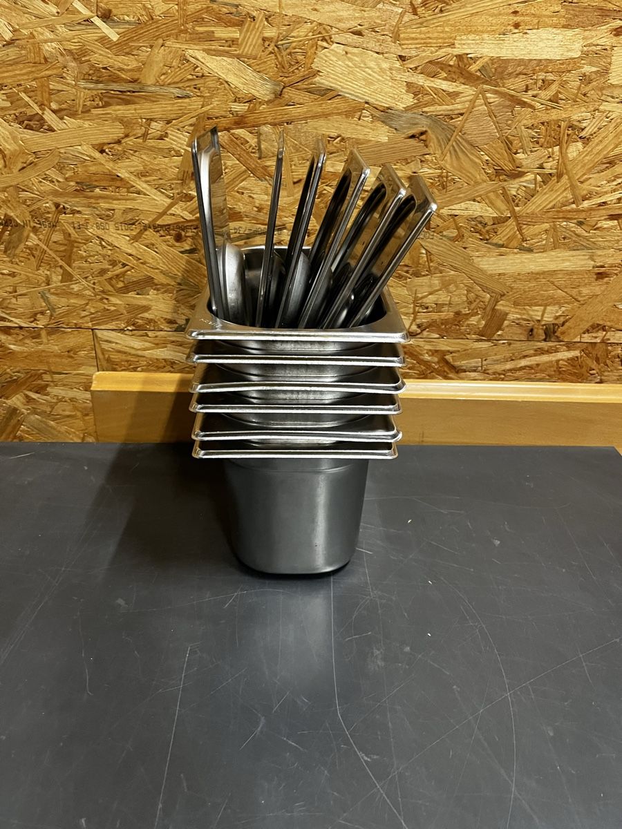 Elettrodomestici da cucina: 6 x 1/4 Gastronorm Behälter 15 cm mit Deckel – Usato da Dittingen venduto da Cervolino77 1
