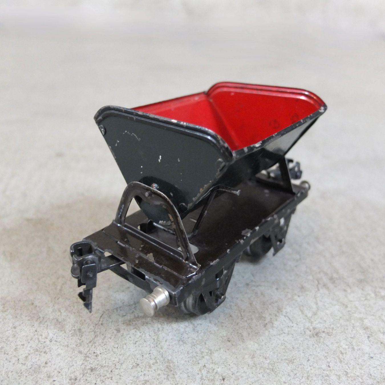 Märklin Modelleisenbahnen: Alte Märklin Kipplore Spur 0, 1935 – Gebraucht aus Basel von  4