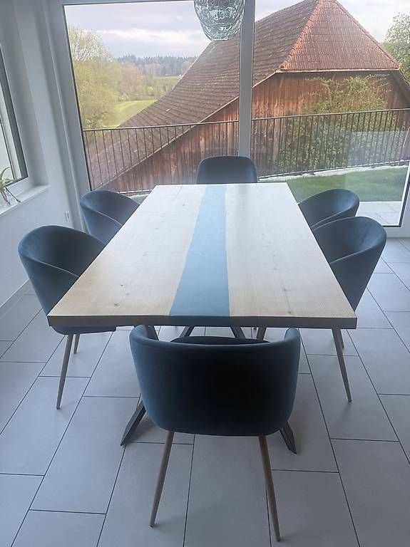 Tavoli: Holztisch mit Stühle – Usato da niederbipp venduto da angi61