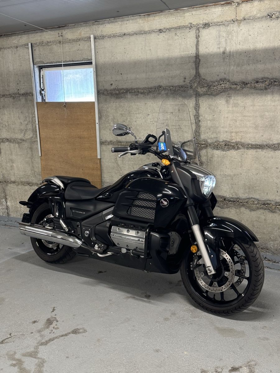 Honda Touring: Honda GL 1800 C – Gebraucht aus Martigny von Shaqiri.artan
