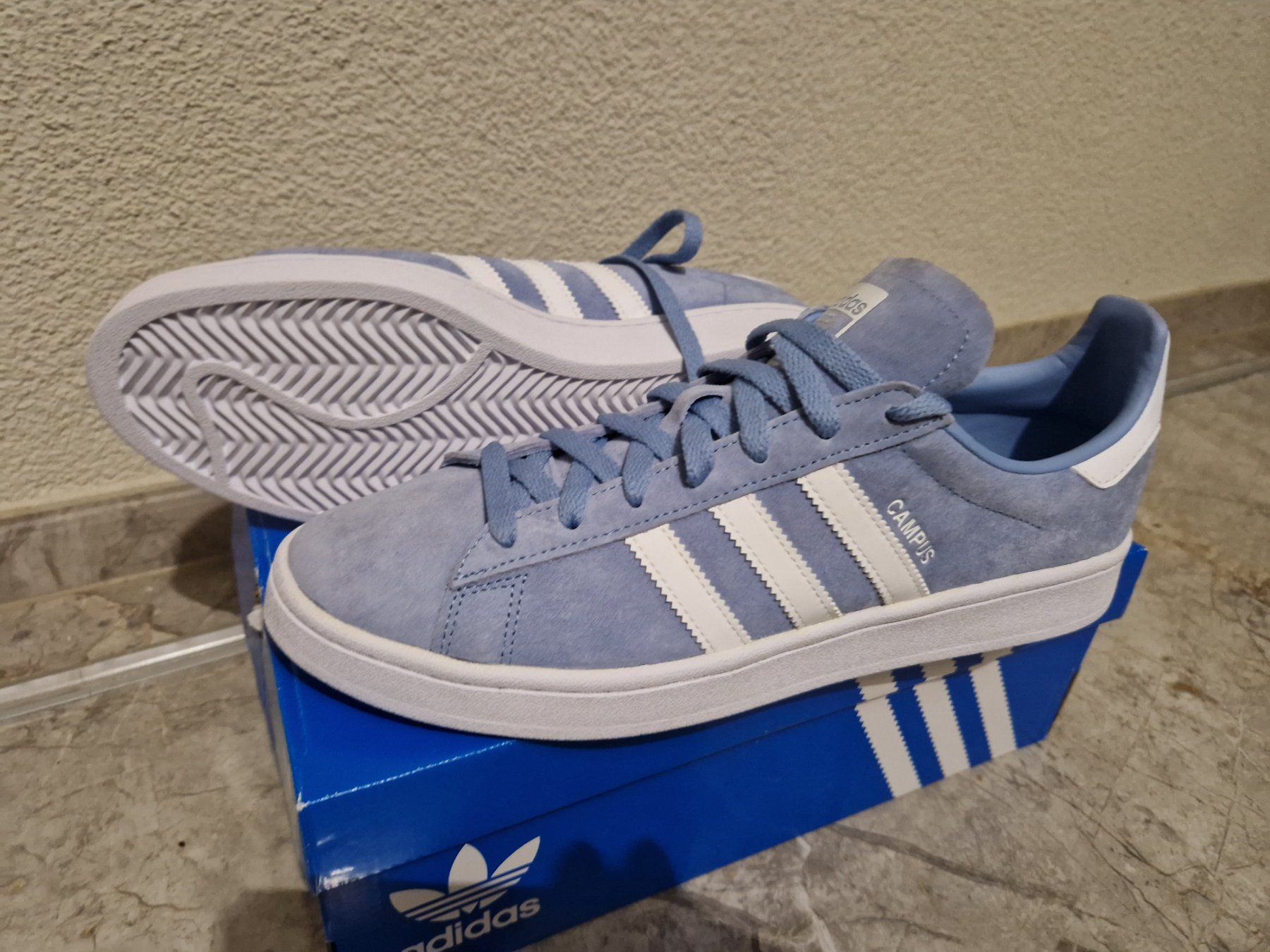 Adidas Scarpe da uomo: Adidas Campus hellblau neu Gr.44 – Nuovo (secondo la descrizione) da St. Gallen venduto da Rene123