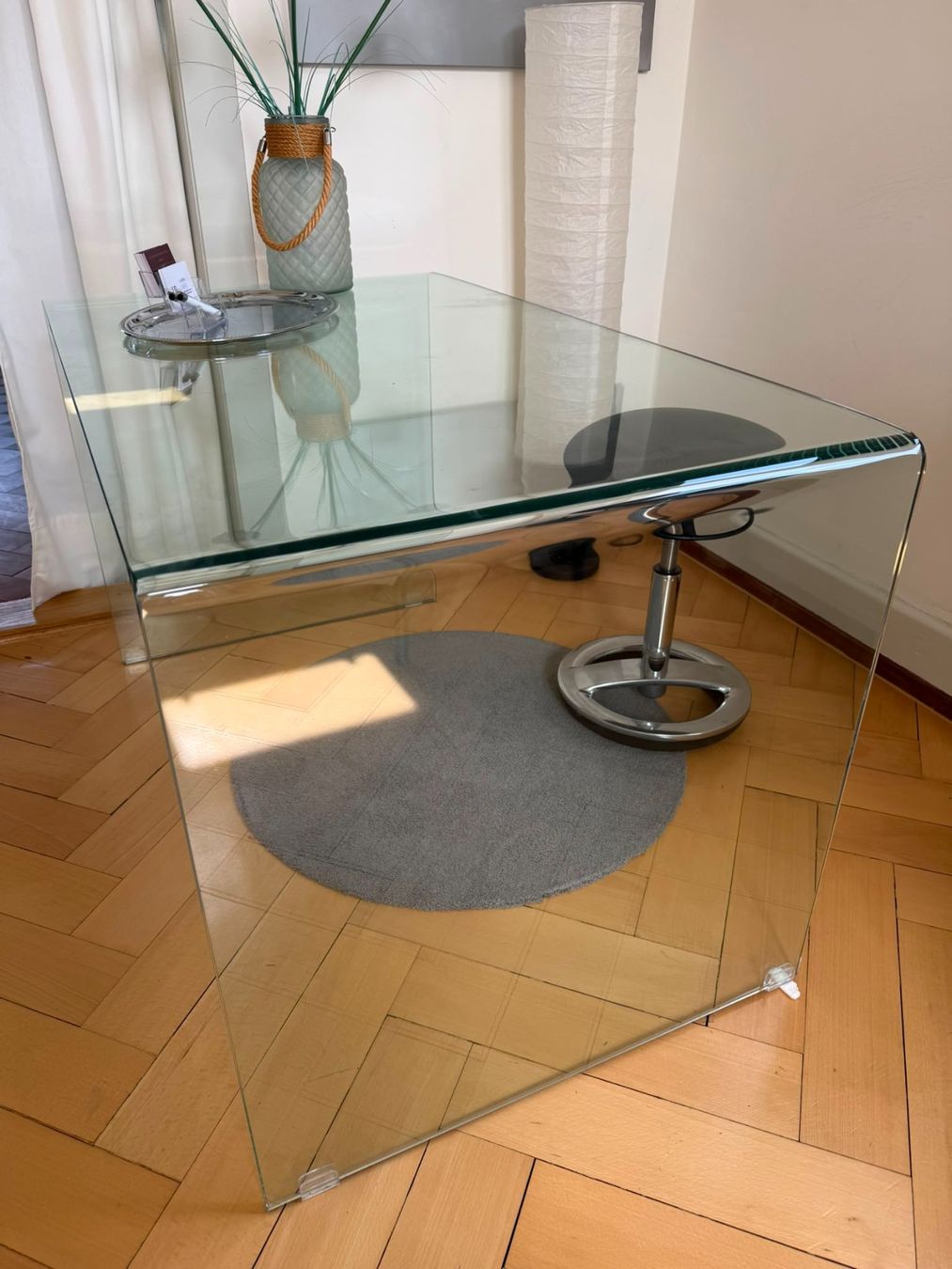 Scrivanie: Moderner Glas-Schreibtisch – Usato da Bottmingen venduto da ero_9cyl 1