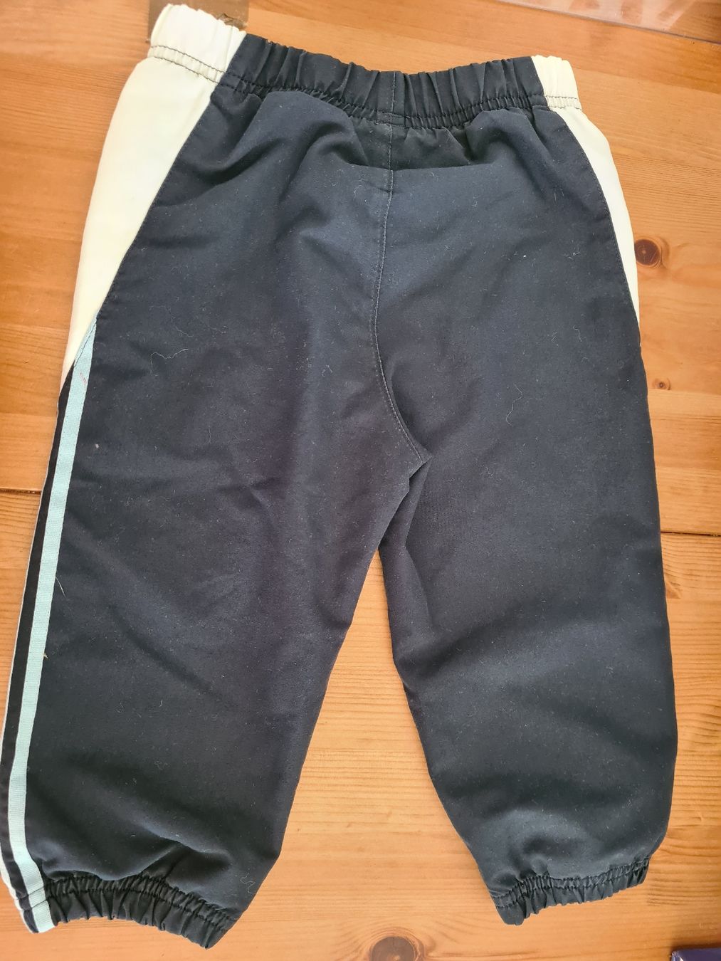 Pantaloni: Kinder Trainingshose Adidas Grösse 86 – Usato da Horw venduto da Mirii91 1