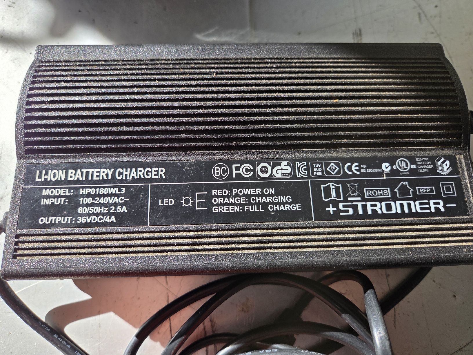 Chargeurs: Ladegerät Stromer ST1 – D'occasion à Weiningen ZH par endu47 1