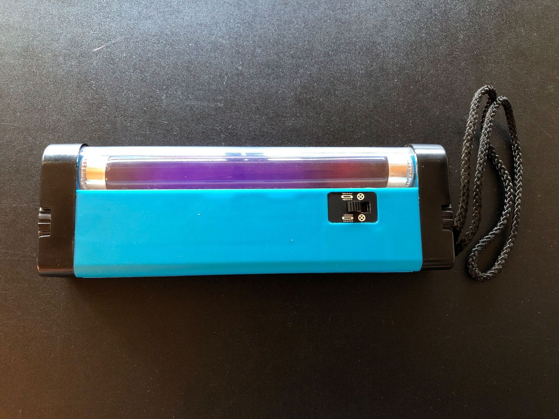 Lampade: UV-Lampe für Briefmarken-Analyse – Usato da Rothenburg venduto da Roelliluzern