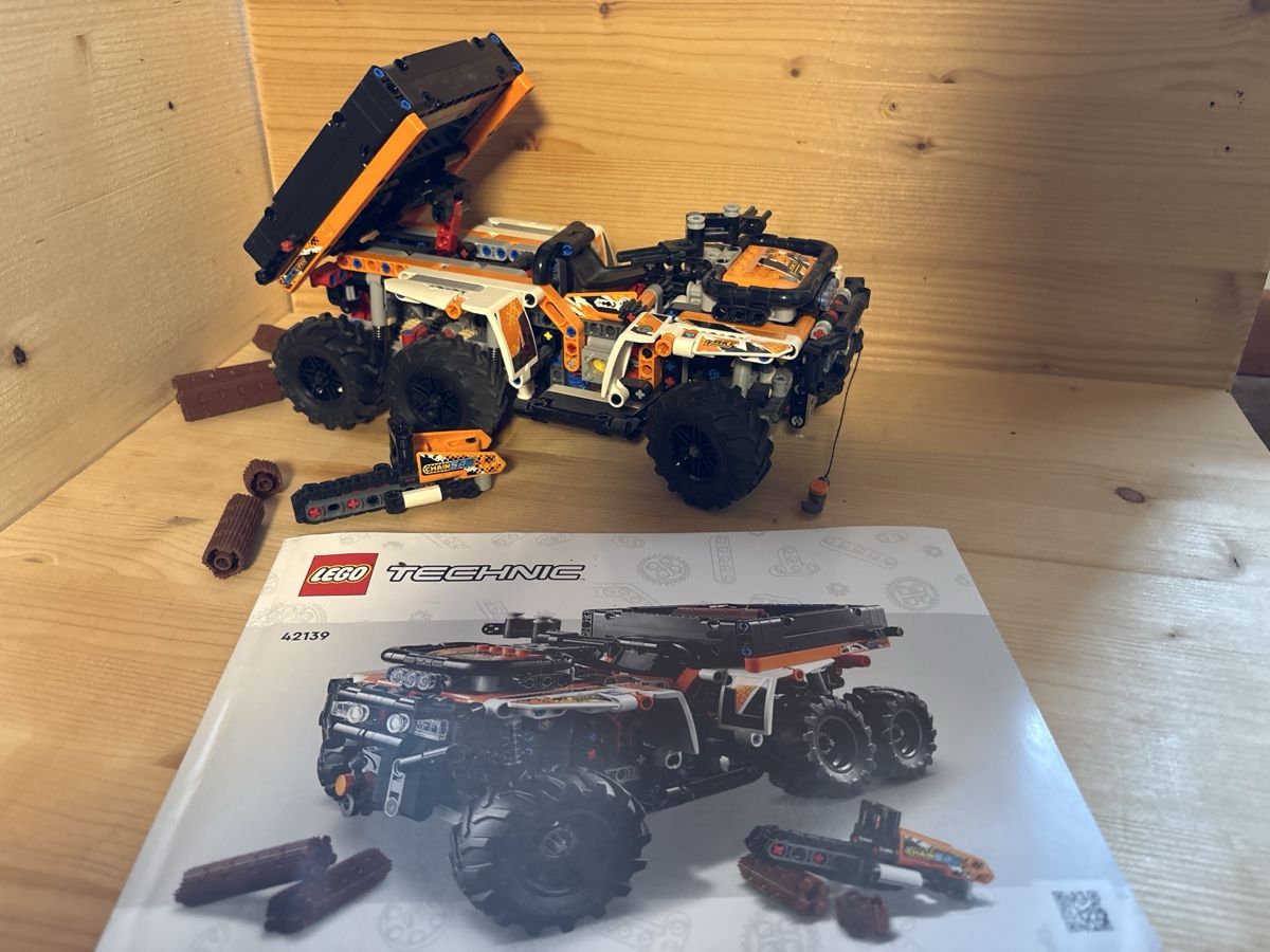 Lego Kit di costruzioni: LEGO Technic 42139 – Usato da Grandvillard venduto da pad_9hmh 1