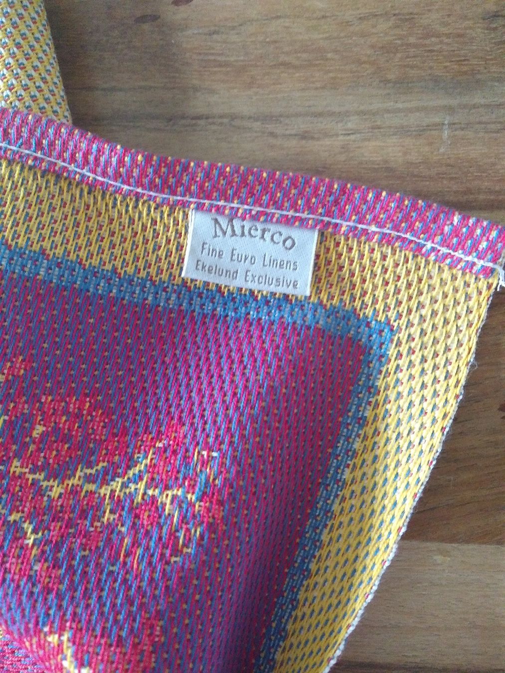 Set de table et chaises: Like NEW Table Runner Autumn Design Miere – Neuf avec emballage d'origine à Dübendorf par LoRi-2026 2