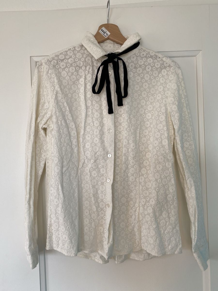 New Look Top: New Look Spitzenbluse Weiss Gr. 38 mit schwarzer Samtschleif – Nuovo (secondo la descrizione) da Zürich venduto da oci_qh9f 2