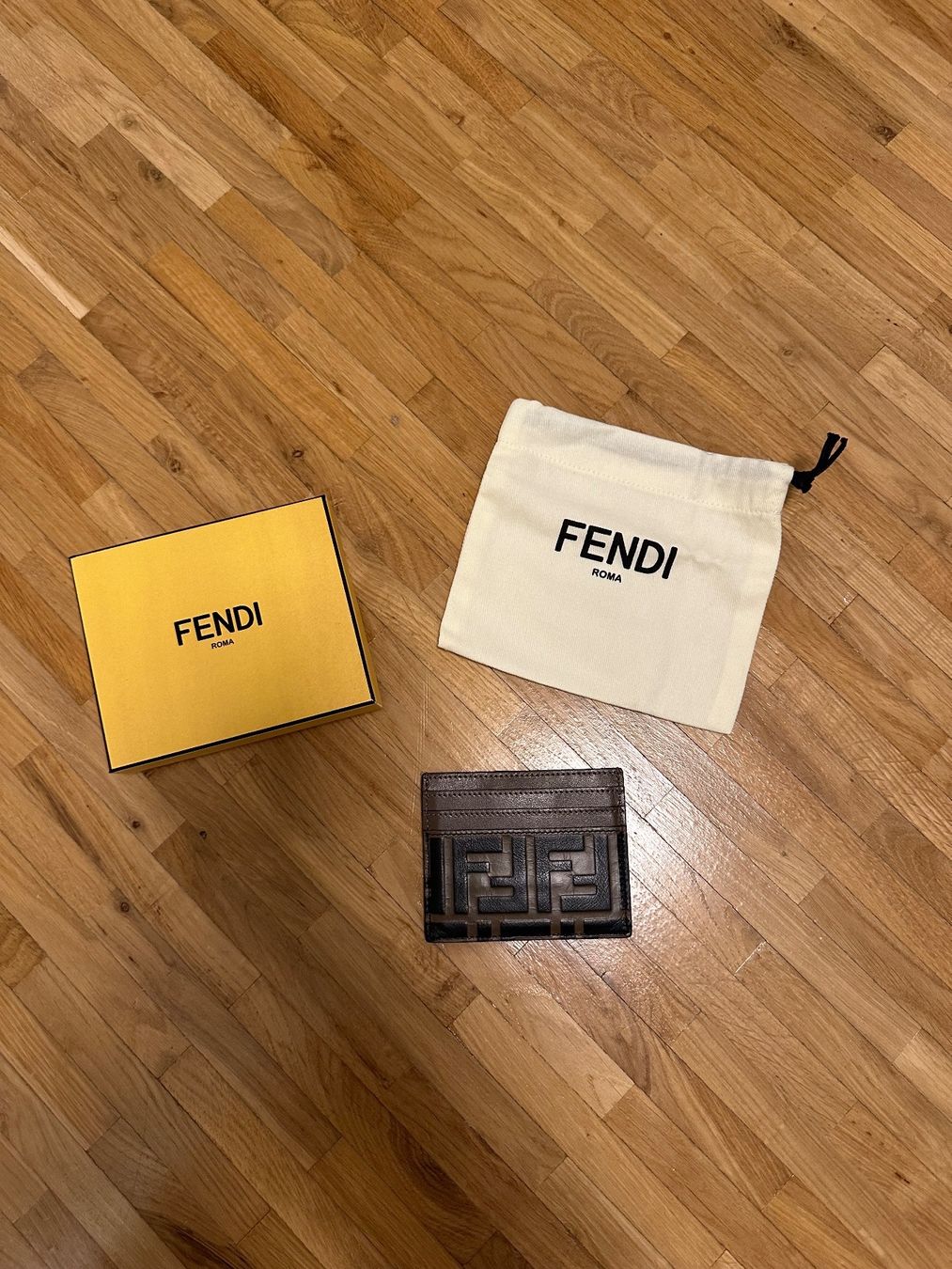 Fendi Portafogli: Fendi Kartenetui – Nuovo e nell'imballaggio originale da Langenthal venduto da iamzeko 1