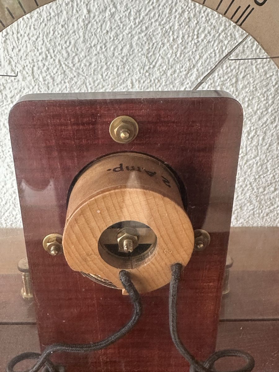 Misurare: Antikes Voltmeter/Amperemeter im Holzgehäuse, Deko. – Usato da Oensingen venduto da Onuk1 2