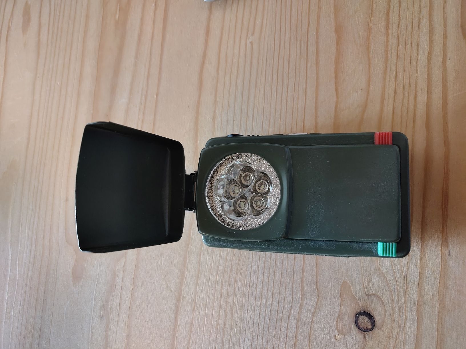 Schweizer Armee Lampade: Schweizer Armee Lampe, Militärtaschenlampe – Usato da Olten venduto da Kaffeekanne02 1