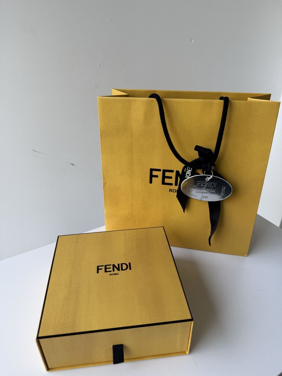 Fendi Borse da donna: FENDI Micro Baguette Leder Mini Bag charm Neu Orange – Nuovo e nell'imballaggio originale da Castagnola venduto da BlondiePosh 9