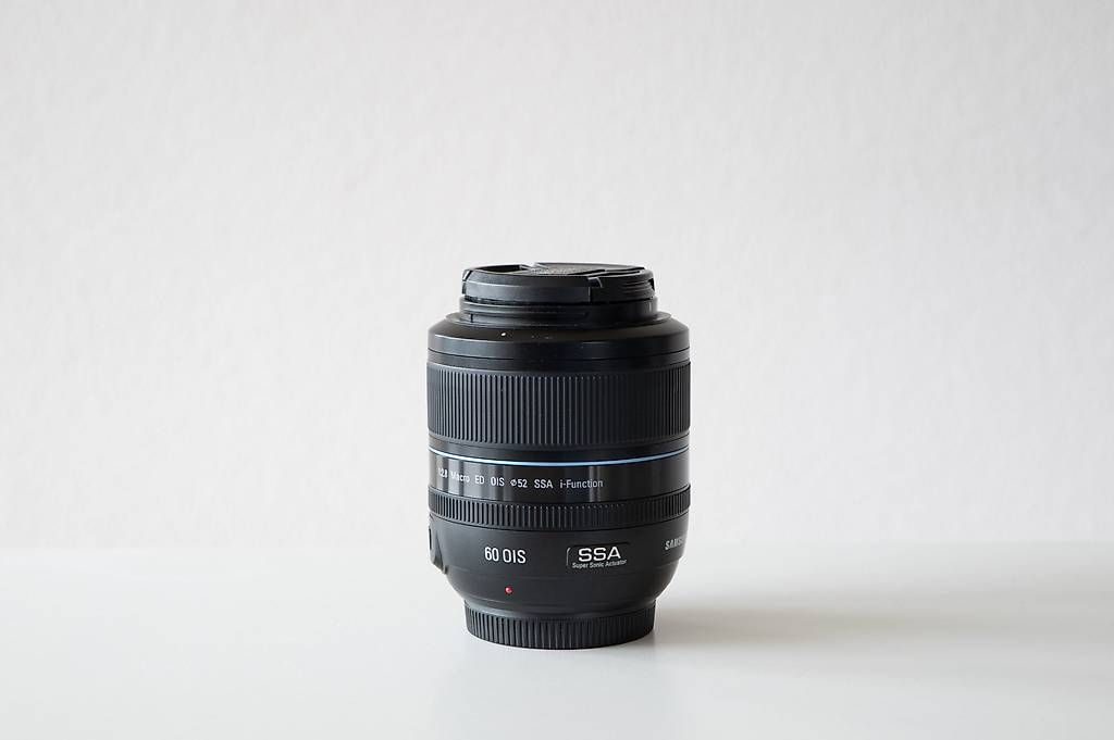 Samsung Obiettivi: Samsung NX 60mm f2.8 macro – Usato da Urdorf venduto da MagneBesase