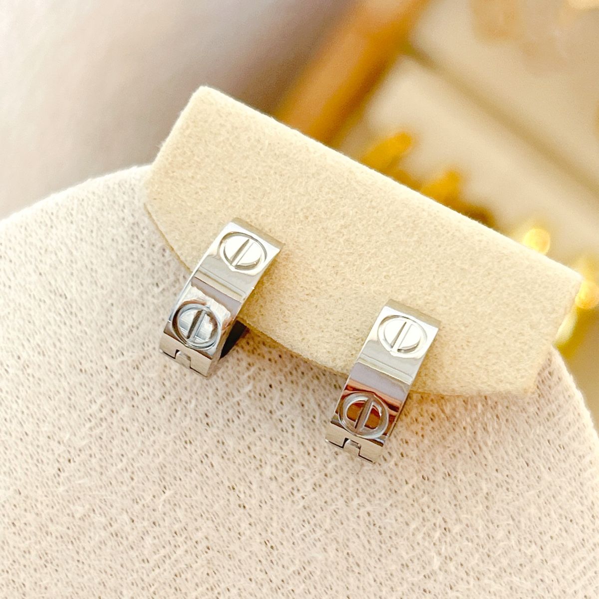 Ohrringe & -stecker: Ohrringe aus Edelstahl, silbrig, NEU – Neu und originalverpackt aus Romanshorn von KikisClothing 4