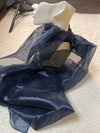 Foulard C'est Chic bleu foncé élégant occasion spéciale soir