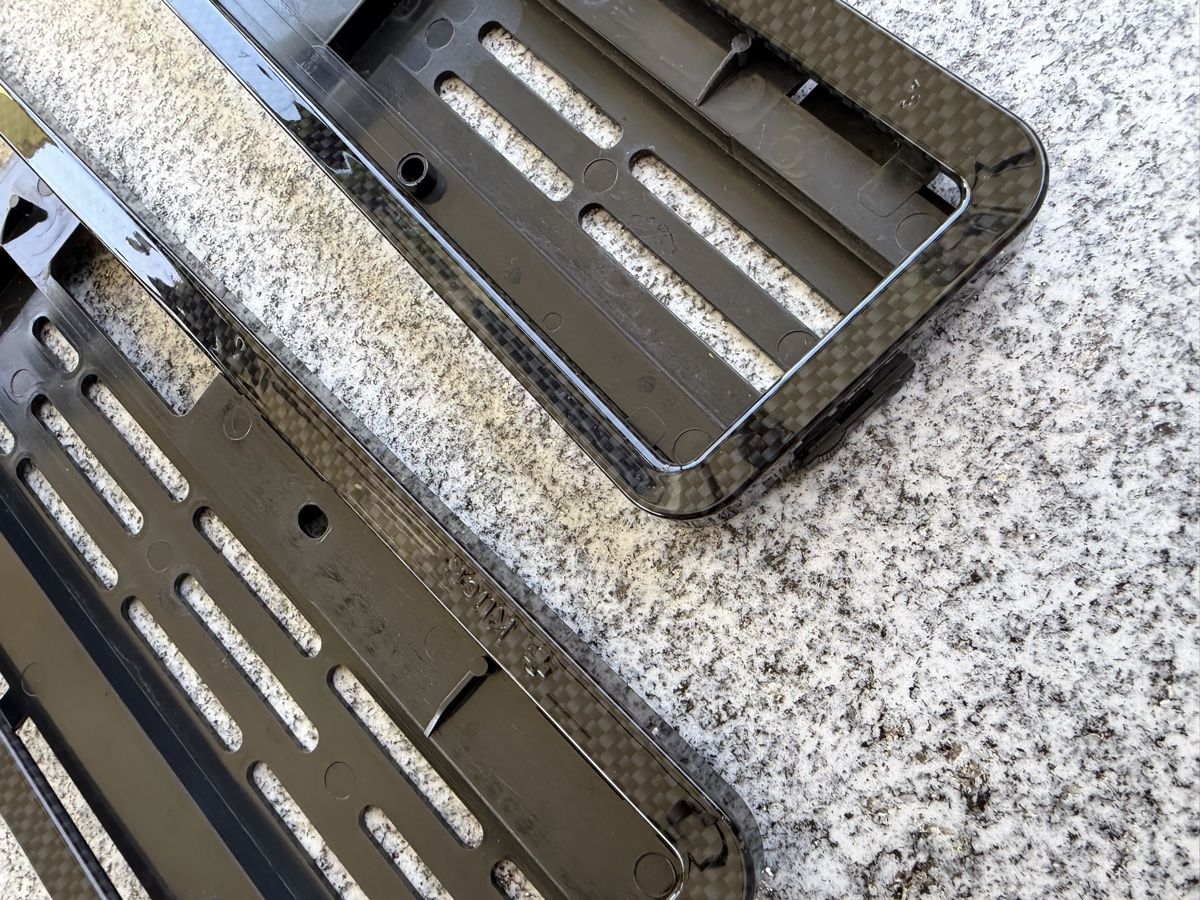 Alle Autoersatzteile: SwissKlick Wechselschild-Halter Carbon – Gebraucht aus Seedorf BE von Q-OTTO8 1