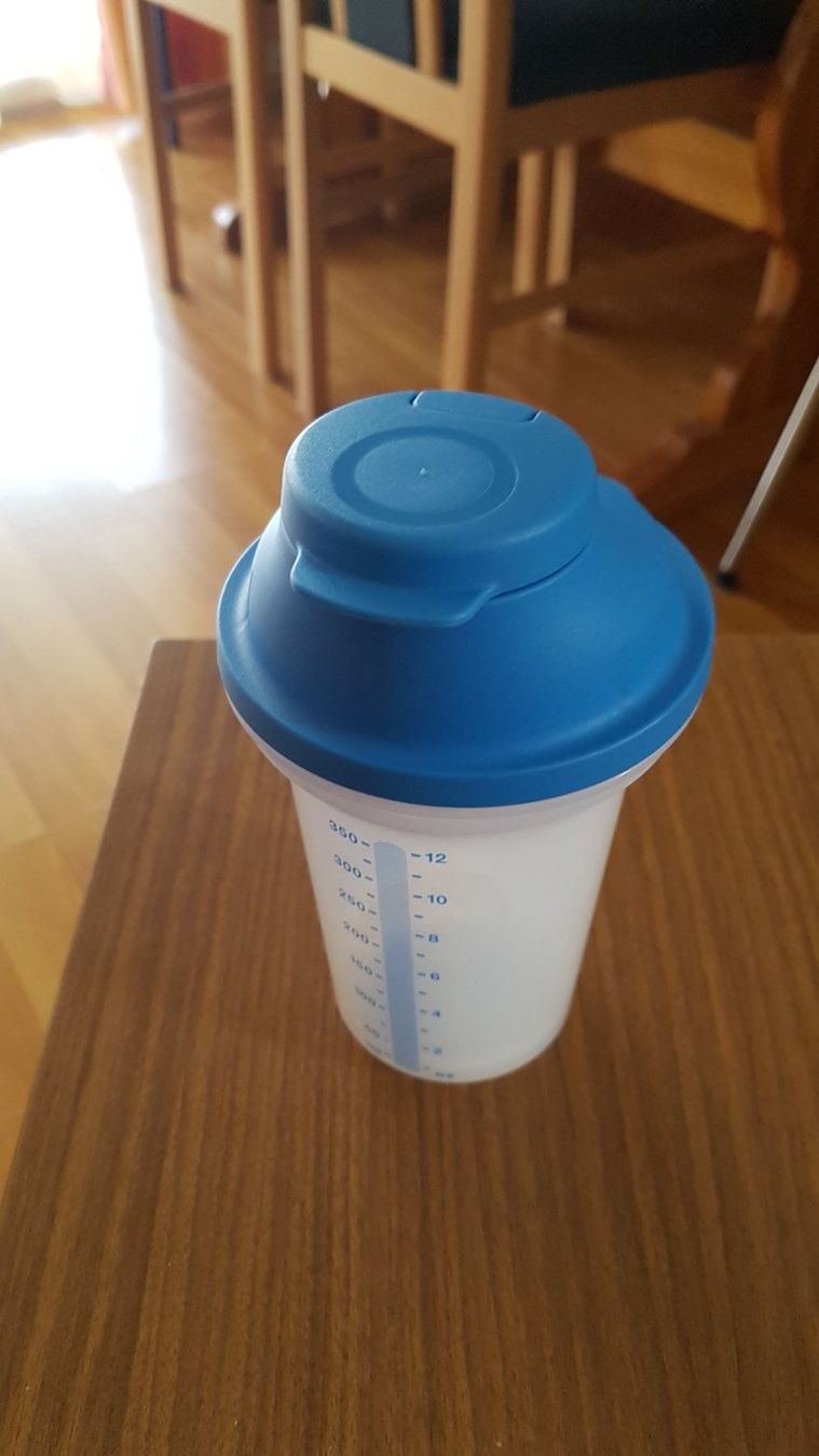 Tupperware Contenitori & Simili: Shaker 350ml – Nuovo e nell'imballaggio originale da Hasle b. Burgdorf venduto da buddle32