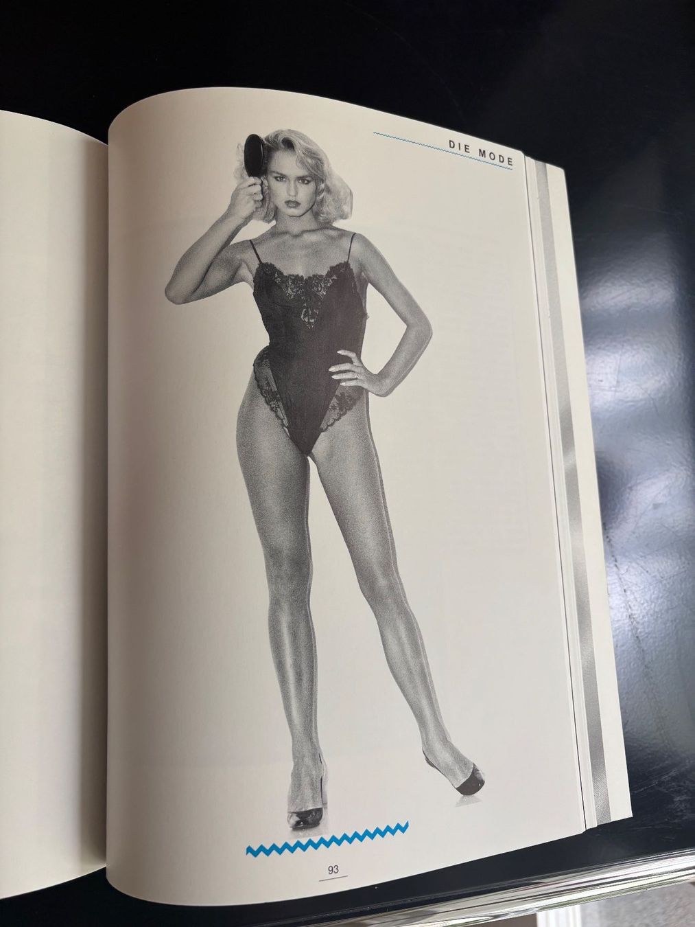 Libri: Erotikbuch: Geschichte der Reizwäsche – Usato da OLTEN venduto da lululoveslemon99 2