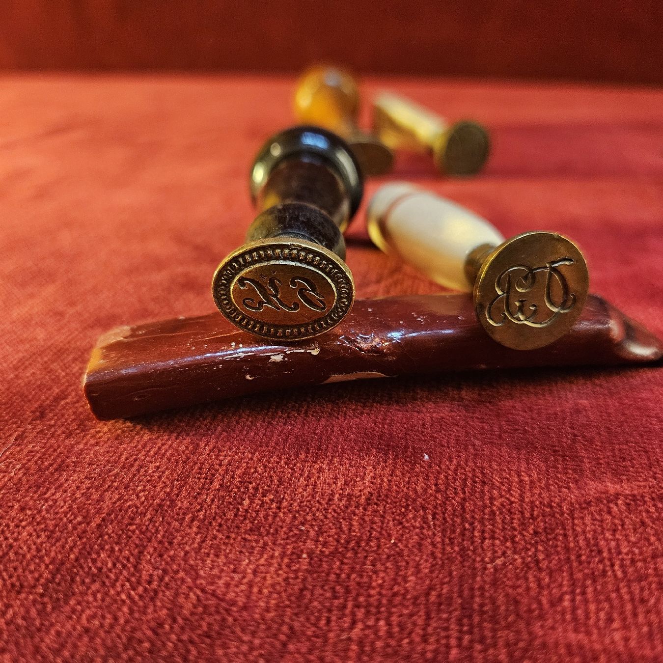 Stempel: 9 Antike Petschaftssiegel Siegel  Set, ein passender Öffner – Gebraucht aus Bözberg von L-G 2
