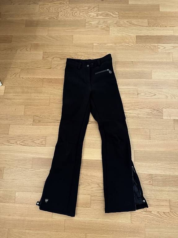 Pantaloni: Softshell Hose Größe 34 (klein) – Usato da Therwil venduto da niggidaetsch