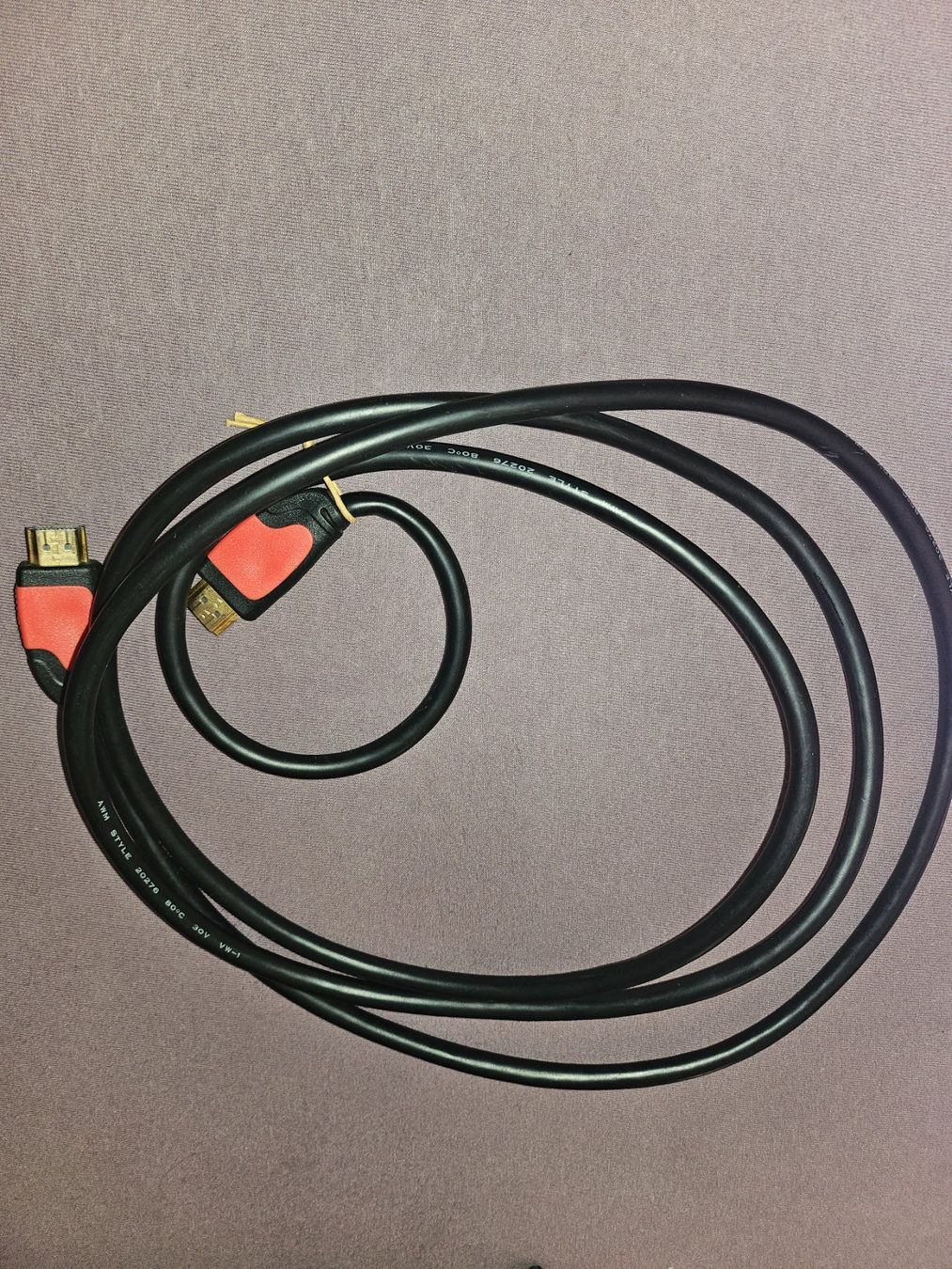 Cavi: HDMI & Scart Kabel – Usato da Thun venduto da Shame 1