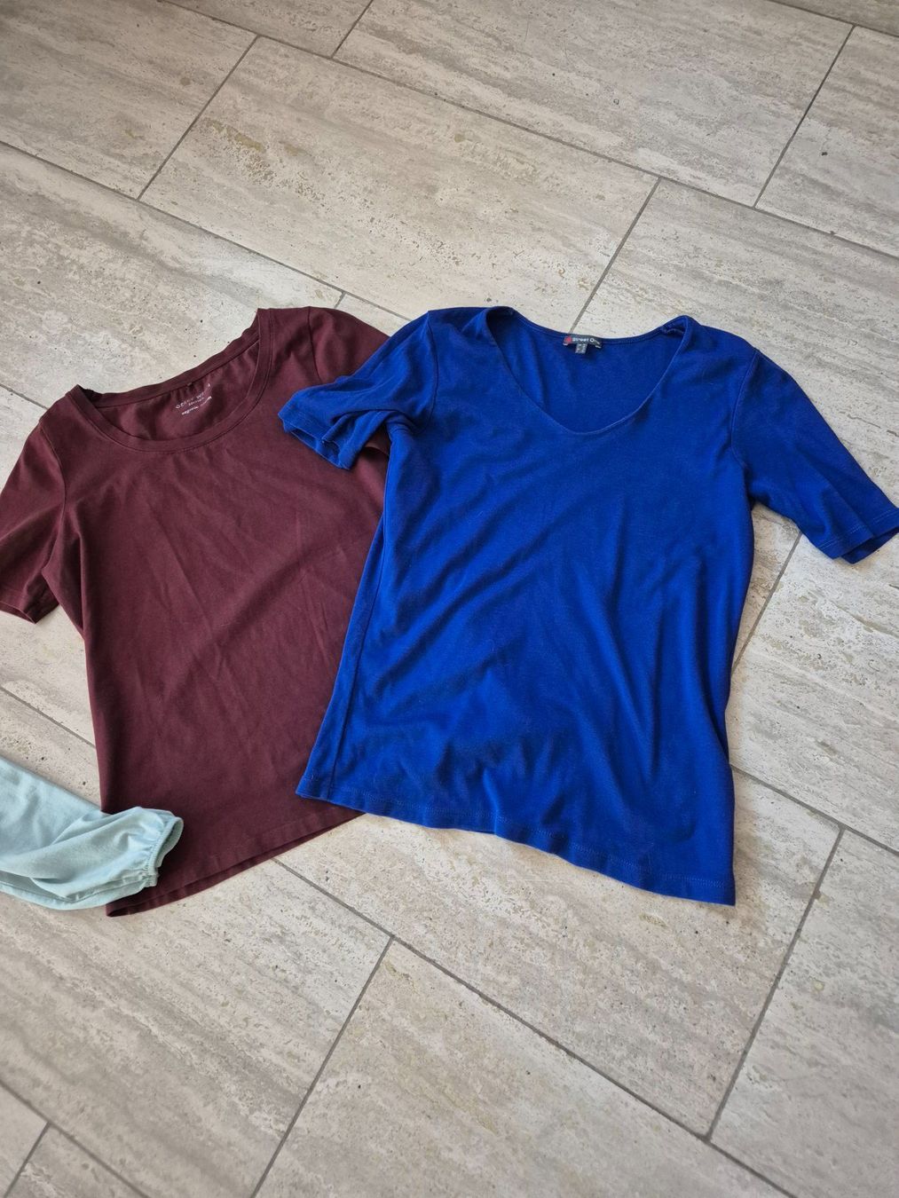 Lots de vêtements: SCHNÄPPCHEN Verschiedene Oberteile Marc Aurel, etc. – D'occasion à Chur par polly07 1