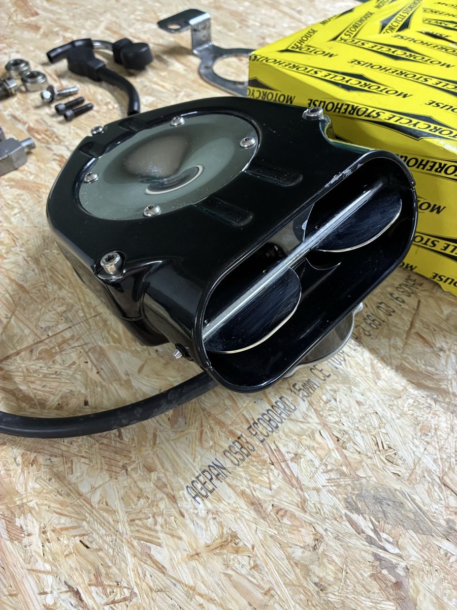 Harley-Davidson Toutes les pièces détachées moto: Kuryakyn Hypercharger Luftfilter Harley Davidson  – D'occasion à Muttenz par Jordan4127 1