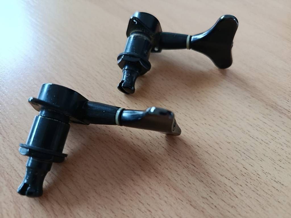 Strumenti musicali: Zwei Bassmechaniken – Usato da Olten venduto da J.Gr 1