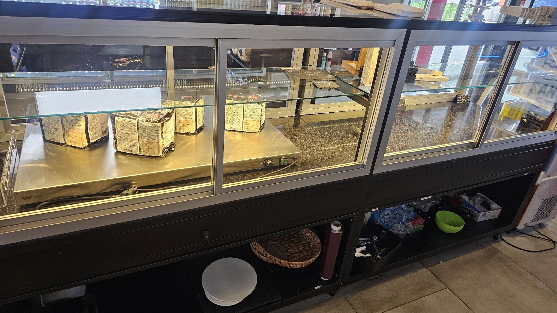 Allestimento di negozi e stand fieristici: Kühltheke und Vitrine – Usato da Dottikon venduto da kuli21 2
