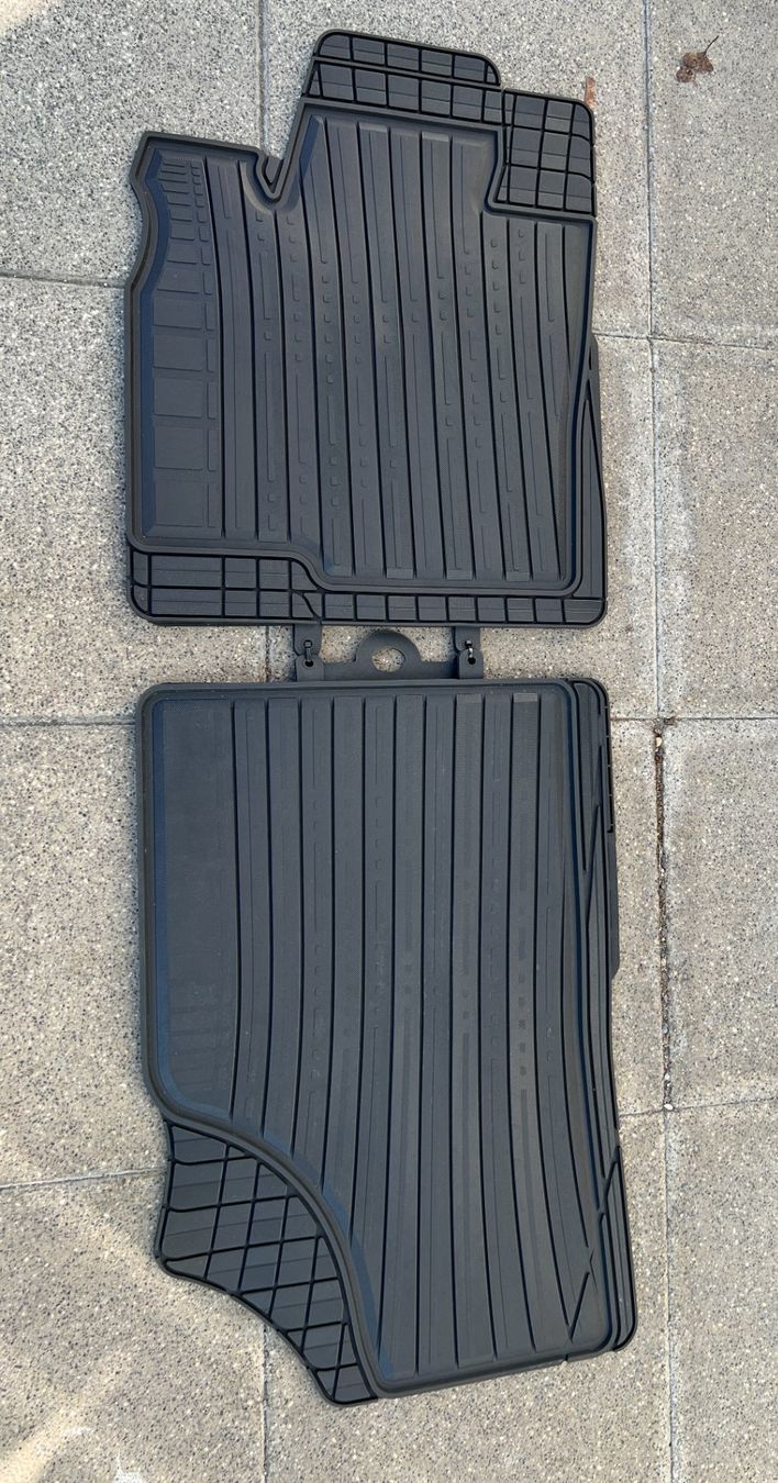 Tappeti & Tappetini: Automatten-Set 4 teilig – Usato da Zürich venduto da Drahtzug 1