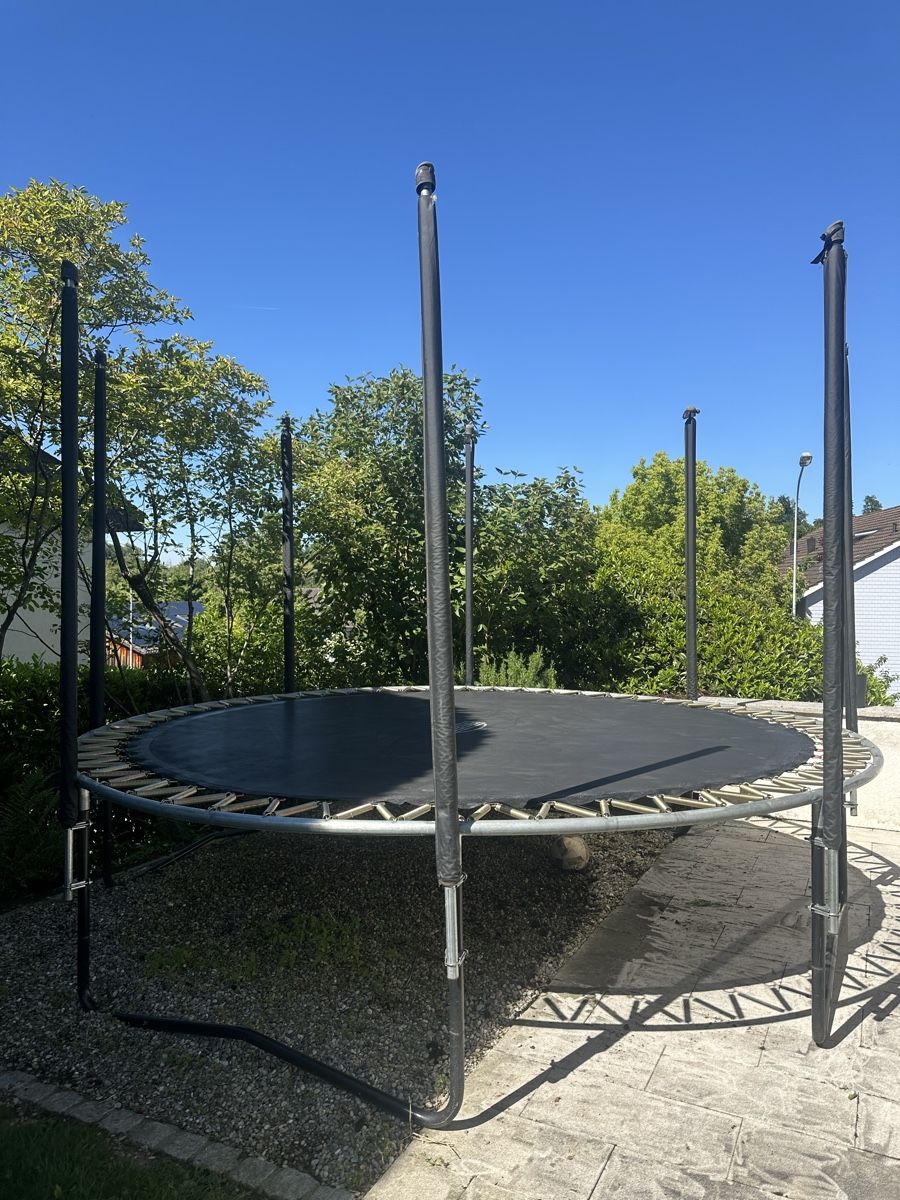 Trampoline: Trampolin Berg 380 cm – Gebraucht aus Uster von Fidelio08