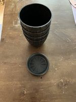 4. schwarze Töpfe