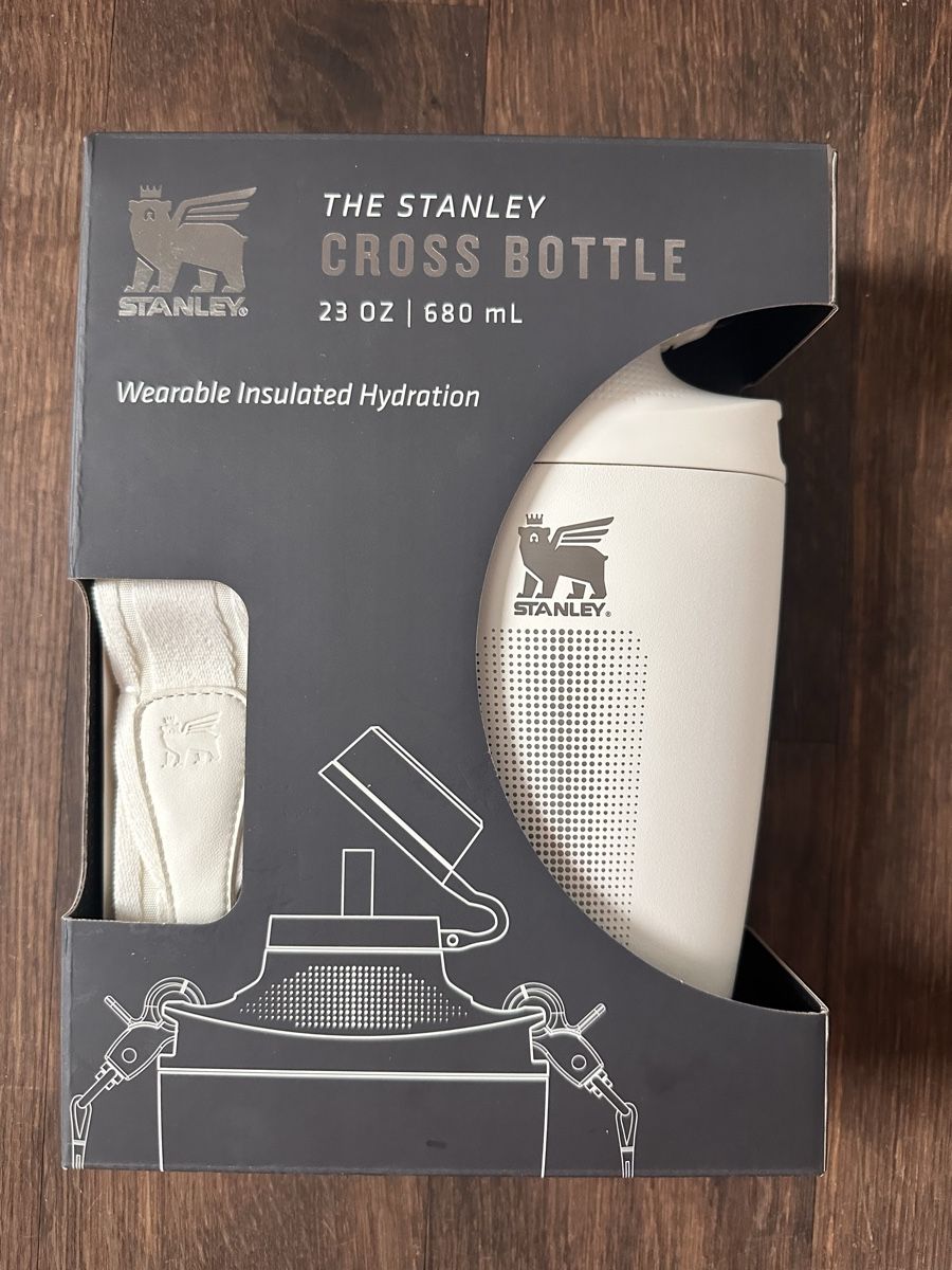 Stanley Borracce & Thermos: Original Stanley Cup Cross Bottle 680ml neu, OVP – Nuovo (secondo la descrizione) da Zollikon venduto da into-the-west