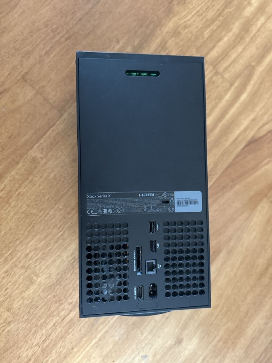 Microsoft Console: X box series X + 2 controller – Usato da Luzern venduto da zoe2009 1