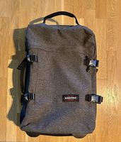 Eastpack Rollkoffer in Kabinengrösse