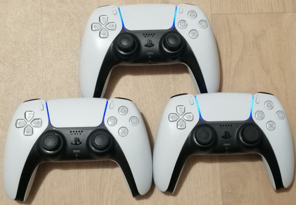 3x Defective playstation 5 controllers (stick drift) Comprare su Ricardo