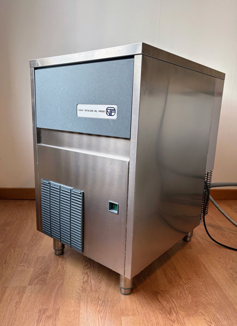Küchengeräte: Professionelle Nugget Eis Maschine, NTF SLT 170A – Gebraucht aus Zug von andreas.gul